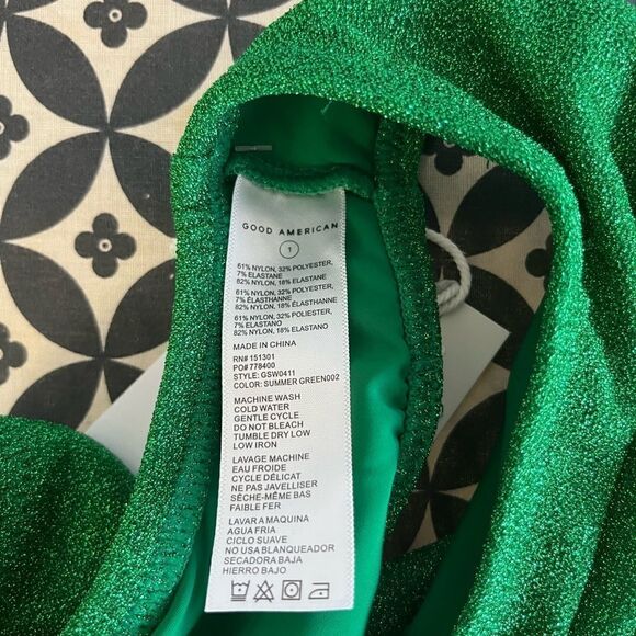 GOOD AMERICAN
Sparkle Better Bikini Bottom NWT Size 1= Size S - Picture 7 of 8